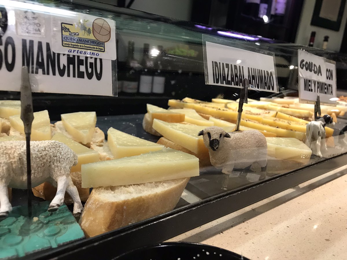 inigoladronm's tweet photo. We ♥️ Gaztandegi! El #bar #Gaztandegi, un espectáculo! Todos los #pintxos de #queso! 🧀😍😋👏🏻
#gazta #queso #bar #bargaztandegi #garciarivero #maestrogarciarivero #indautxu #indauchu #callemaestrogarciarivero #bilbao #bilbo #elbotxo #botxo #botxito #gaztaeguna #diadelqueso https://t.co/FOu1TehM7h