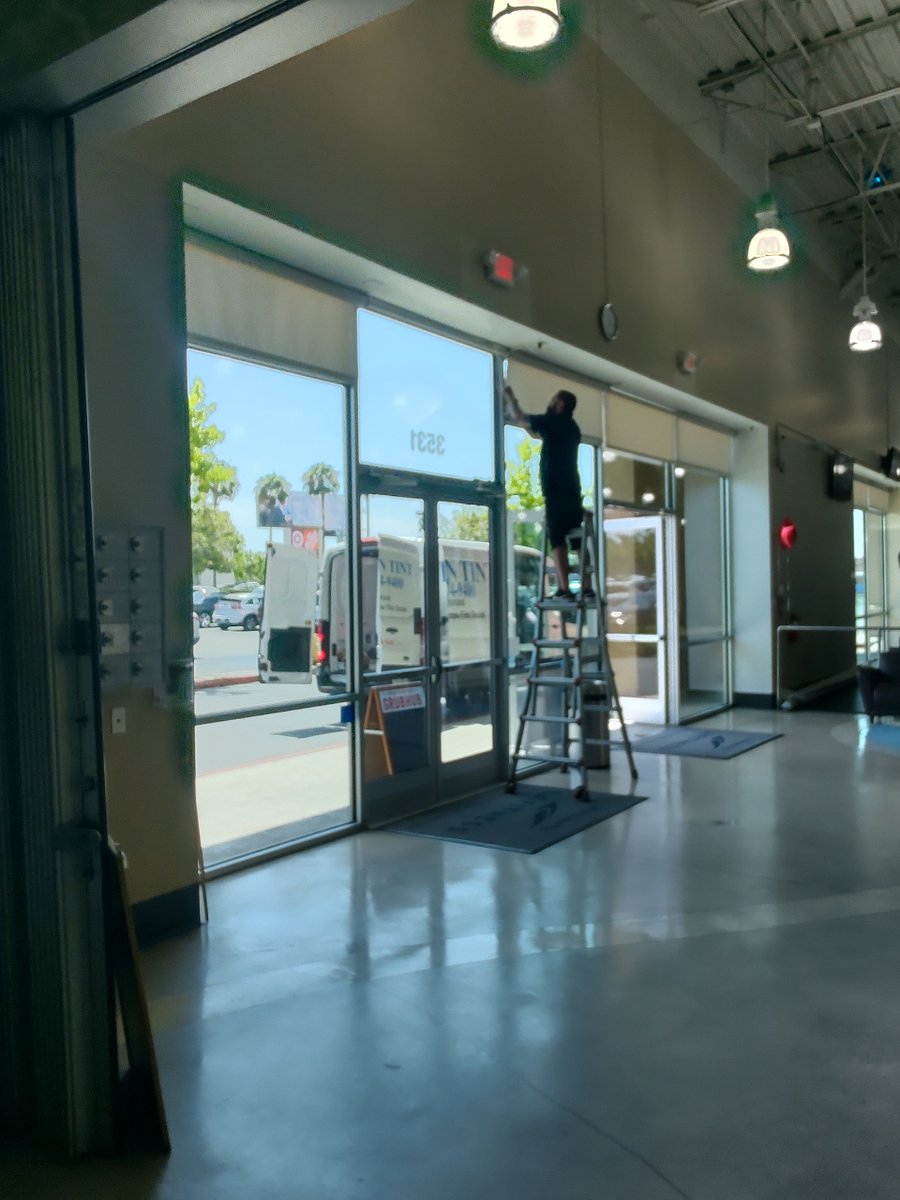 TheRomanShades's tweet image. Quality and timely installation are at the core of our services. With direct supply to consumers, you can trust that our installation process will be seamless and efficient.

#timelyinstallation #seamlessprocess #qualityservice #TheRomanShadesAndCustomBlinds