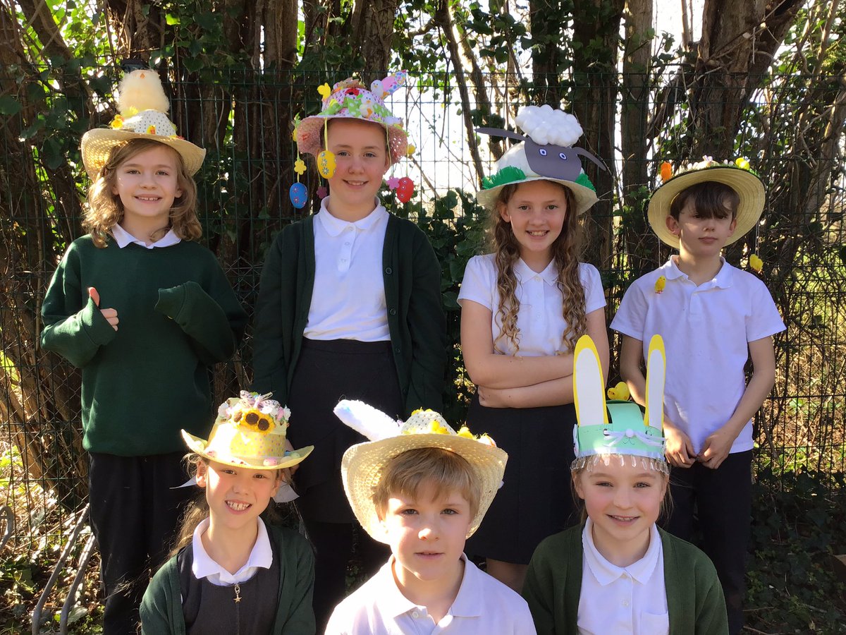 Dosbarth 4 made some impressive Easter Bonnets for the Easter Parade. @MonFaithFamily