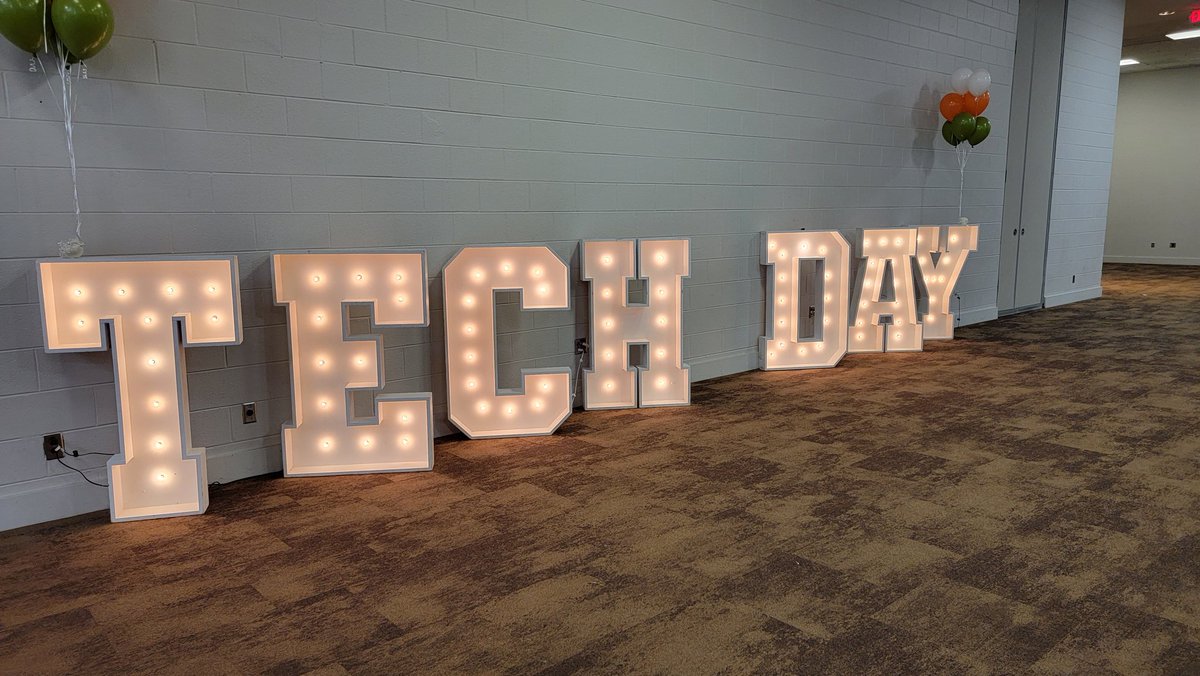 Tom Snyder tweet media