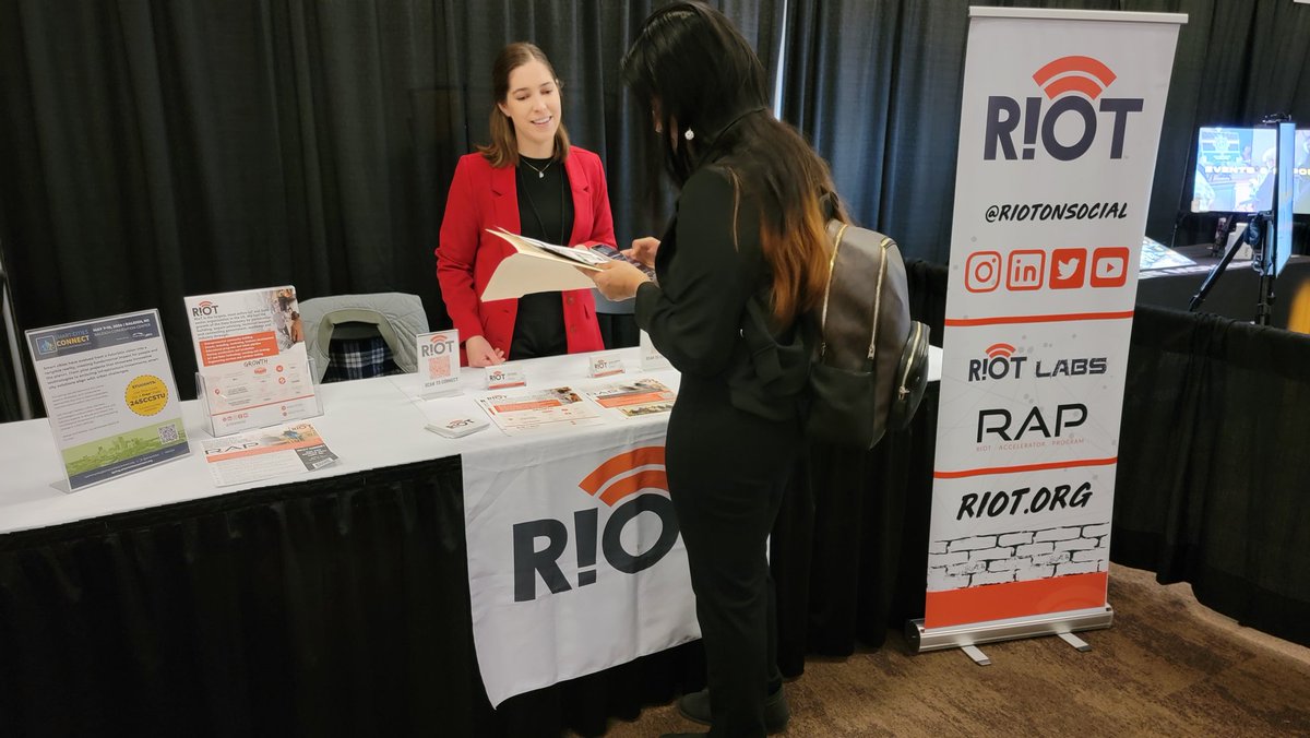 Tom Snyder tweet media