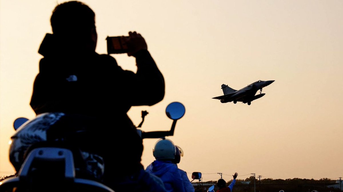 PeyamakurdKrd's tweet image. Çînê 36 balafir û 6 keştiyên şer şandin ser wî welatî

peyamakurd.info/kurmanci/cihan…

#Chines #Taiwan #USA