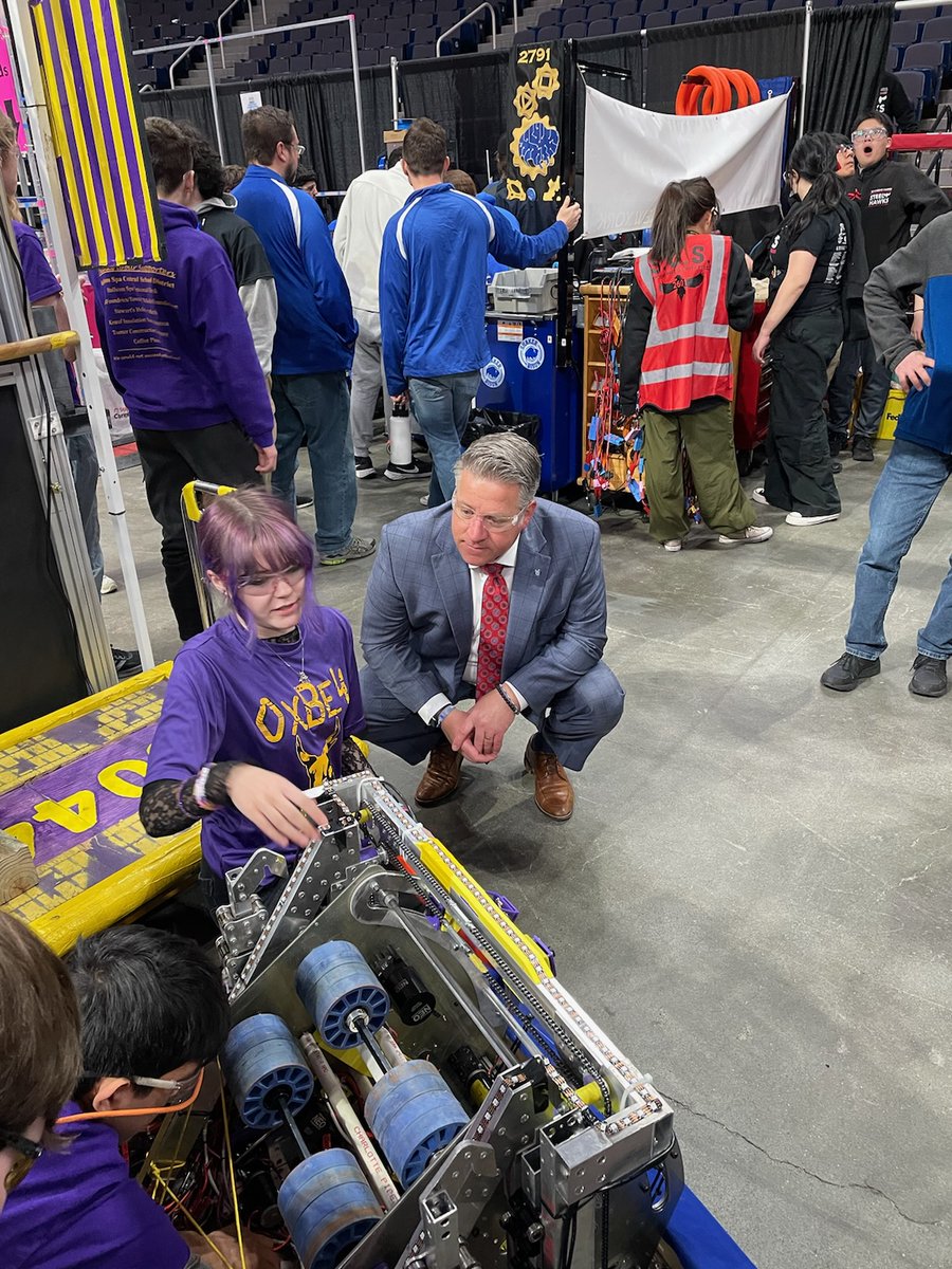 MCCoyCountyExec's tweet photo. I stopped by the 2024 NY Tech Valley FIRST Robotics Competition at MVP Arena to cheer on our local teams! It is exciting to witness firsthand the creativity and talent of our future leaders in STEM!

#NYTechValleyFRC @TheMVPArena @MVPHealthCare @NYTVFRC https://t.co/3vfM5GLqaf