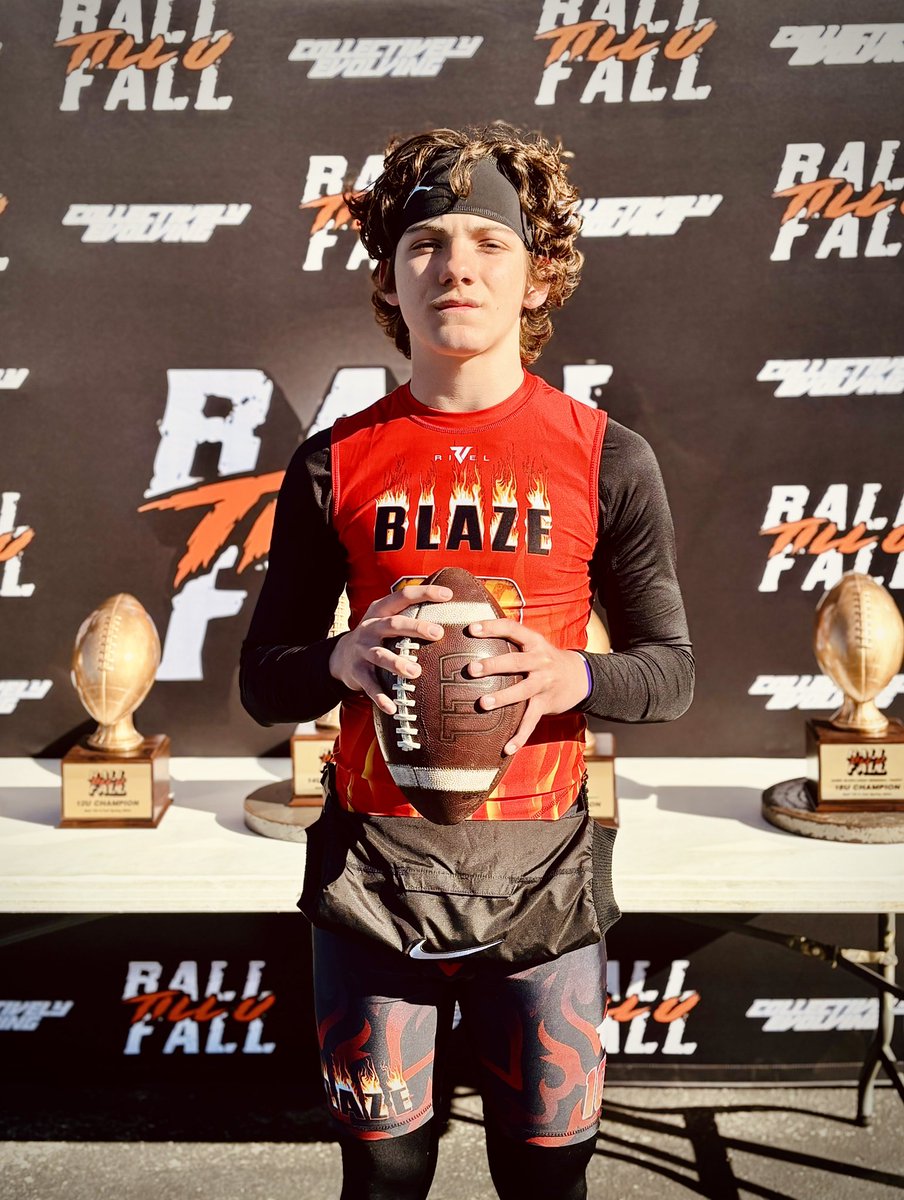 Chase10Horton's tweet image. QB

Class of 2028

6’0
165lbs

#QBHLWatchList @QBHitList 

@blaze7v7 #classof2028 #qbhitlist #quarterback @PrepRedzoneNext @PrepRedzoneIN @EDGYTIM @ThrowItDeep @J_ChristensenQB @247Sports #quarterback #QB