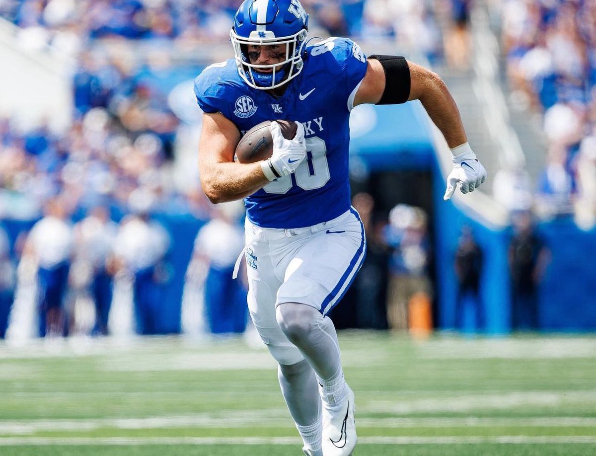 Brenden Bates the Kentucky tight end and Hula Bowl Alumni just ran a 4.66 official 40 time at his Pro Day! Several Teams love his game!