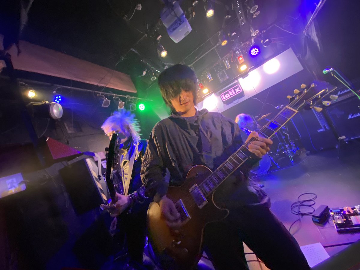 yunchama88's tweet photo. 1発目の流星群。

カッコ良過ぎて苦しい。

#LATLX https://t.co/FhGzun1N6W