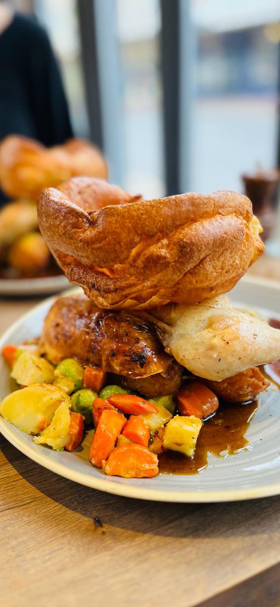 TN1BarKitchen's tweet photo. Easter is just around the corner, and we’ve got the best roasts in town waiting for you!

Book your table now for an unforgettable Sunday feast with your friends and loved ones. 

Limited spots now available – don’t miss out! 

Call 01892 513900 or visit our website. https://t.co/dbdlBmTf98