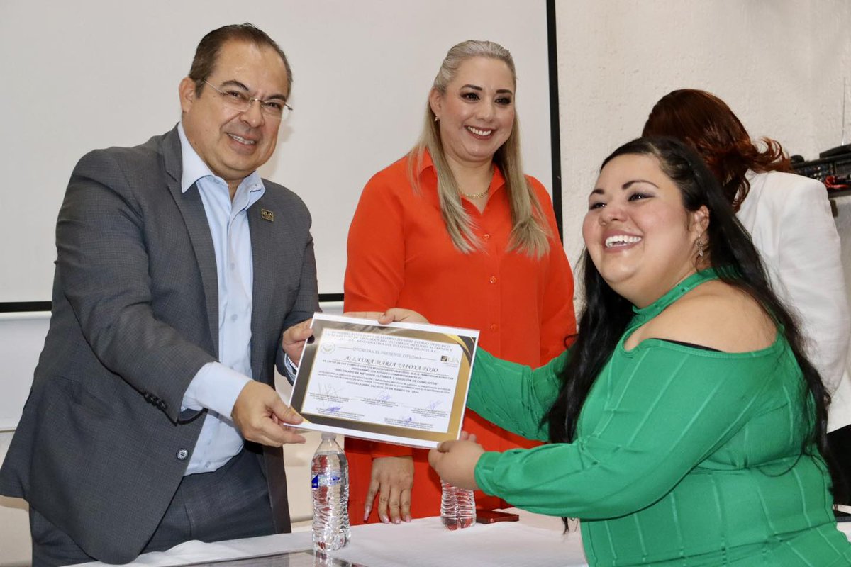 El Director General del IJA, <a href="/gzepeda_lecuona/">Guillermo Zepeda L.</a> felicitó al Colegio por impulsar la especialización en MASC y alentó a las y los egresados a continuar con su formación y se certifiquen como prestadores de Métodos Alternos.