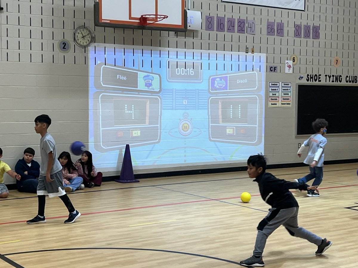 Loving the scoreboard app on <a href="/LuPlayground/">Lü</a> Thank you <a href="/GCISD/">Grapevine-Colleyville ISD</a> Technology for the new addition to our gym!! #TESleads