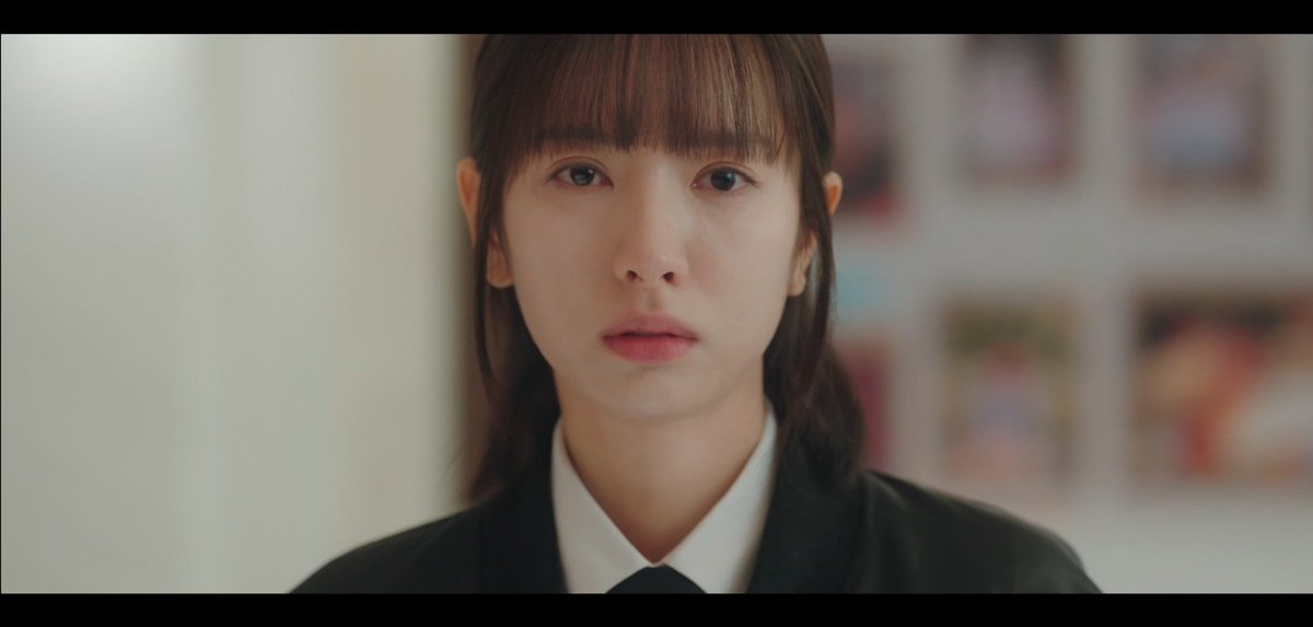 sillysone's tweet photo. Oh, I merged with #PyramidGameEp10 already 😂 okay then.
Anyway, the sequence from Jaeun apologizing to Harin to Suji dragging Jaeun out of there, I- 😭
Like, "Okay, you have faced your past, now leave it and move forward to the present and future with me"??
#PyramidGame https://t.co/S0fW1MhciR
