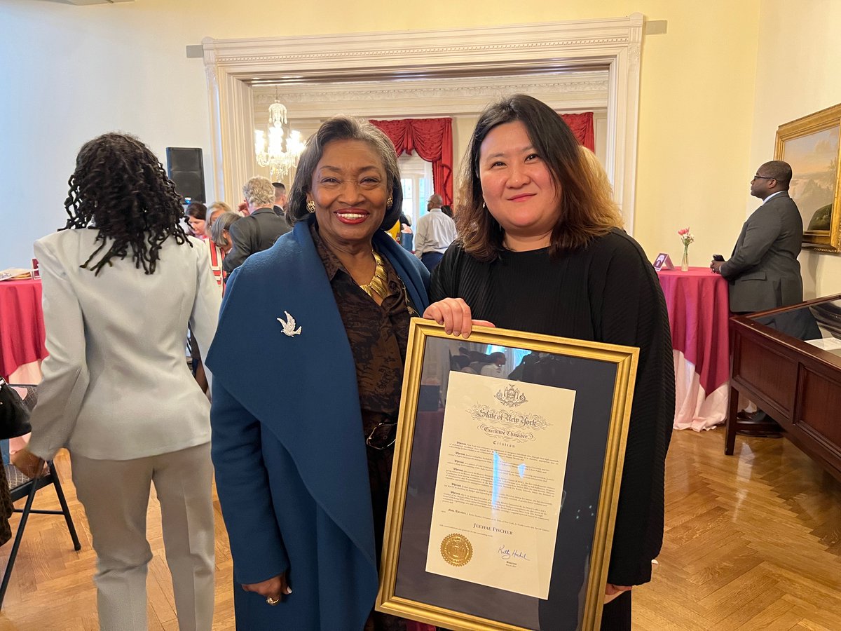 👏Congrats to Jeehae Fischer, Executive Director of KAFSC, for the recent honor at Governor Kathy Hochul’s Women’s History Month Luncheon!🌟 Thanks to @GovKathyHochul & team for their support! 💜@AMGraceLee @AndreaSCousins #WomenLeaders #CommunityImpact #WomensHistoryMonth #KAFSC