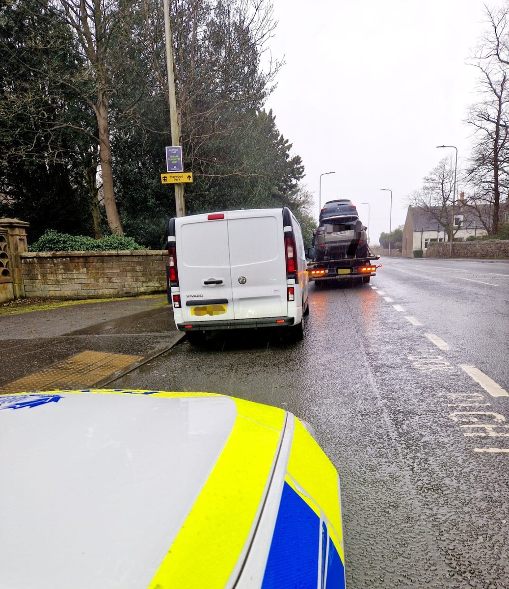 #EdinburghRP stopped this 'Man with Van' on the A71 at Hermiston. Turned out he was disqualified from driving. He has been reported to the court and the vehicle seized. #CheckYourDocuments