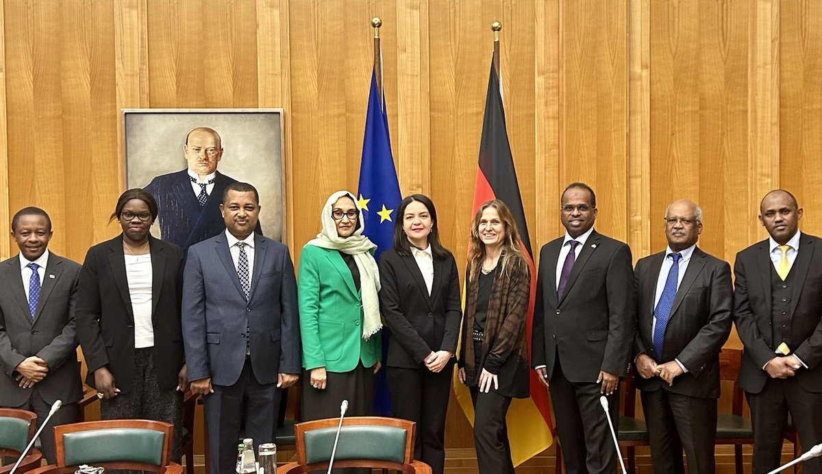 Productive exchange last week with African ambassadors from 🇪🇹🇩🇯🇪🇷🇰🇪🇲🇬🇲🇺🇸🇴🇸🇩🇸🇸🇹🇿 &🇺🇬 on regional security, stability & the effects of climate change - challenges we can only tackle by working together!