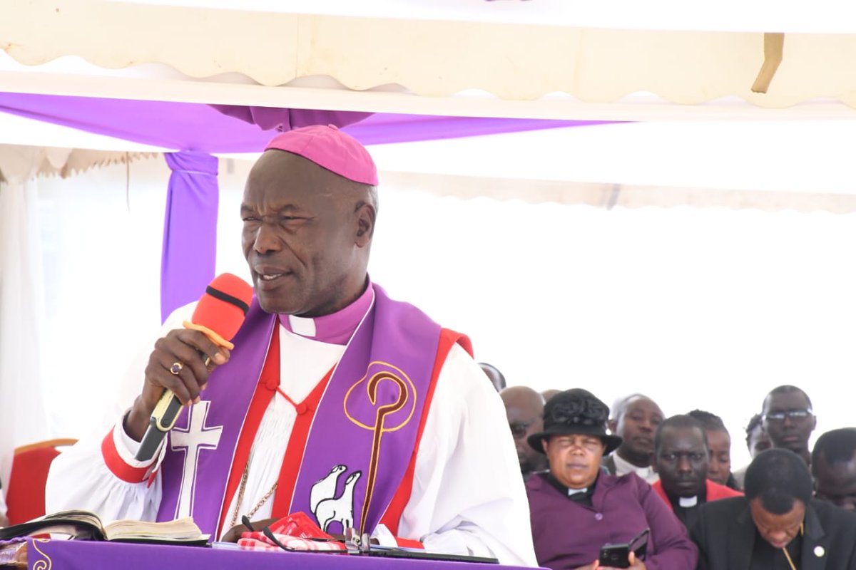 Final farewell for mama Kairù in Langalanga today. She was the mum to my friend Rev Kahindo of Njoro Parish and was presided by the ACK Bishop Baringo Rt Rev Musa Kamuren. Makiwa kwa jamaa na marafiki.