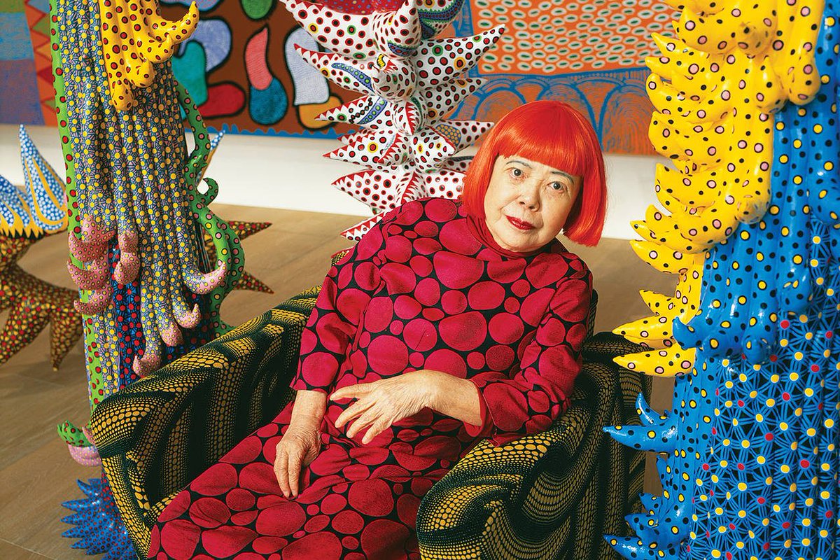 Happy 95th Birthday to the iconic Yayoi Kusama! As one of the most renowned living female artists, she continues to inspire us with her incredible talent and creativity. 📷 : Photo courtesy of Nobuyoshi Araki for the Wall Street Journal.