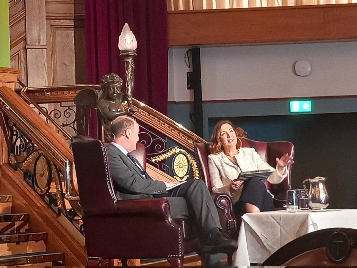 Some fascinating insights into the electoral landscape in GB shared by George Parker, Political Editor of the @FinancialTimes at the @CBI_NI Annual Lunch, and great company and conversation at the table too.
