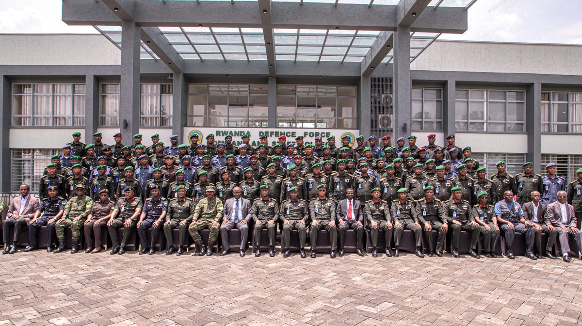 Today, 76 officers from the Rwanda Defence Force, 2 officers from @Rwandapolice, and 2 officers from @RCS_Rwanda, completed a rigorous 5-month Junior Command and Staff Course at the RDF Command and Staff College in Nyakinama, Musanze District. bit.ly/4ap1lYH