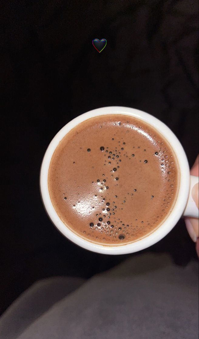 Rimsha_speaks's tweet image. قهوه ورا قهوه نواسي فيها ثقل الدوام ☕❤️‍🩹