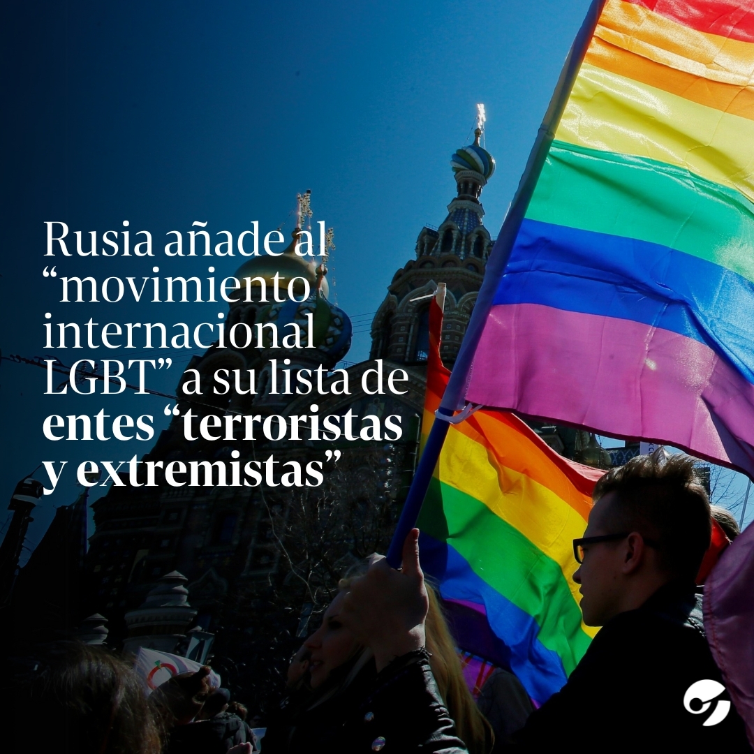 clarincom's tweet photo. Rusia añade al “movimiento internacional LGBT” a su lista de entes “terroristas y extremistas”. 
👉La decisión fue anunciada después de que en noviembre la Corte Suprema declara a este movimiento como "extremista".
👉En la práctica supuso la ilegalización del activismo LGTBQ en el país.  https://t.co/2720JQo3j4