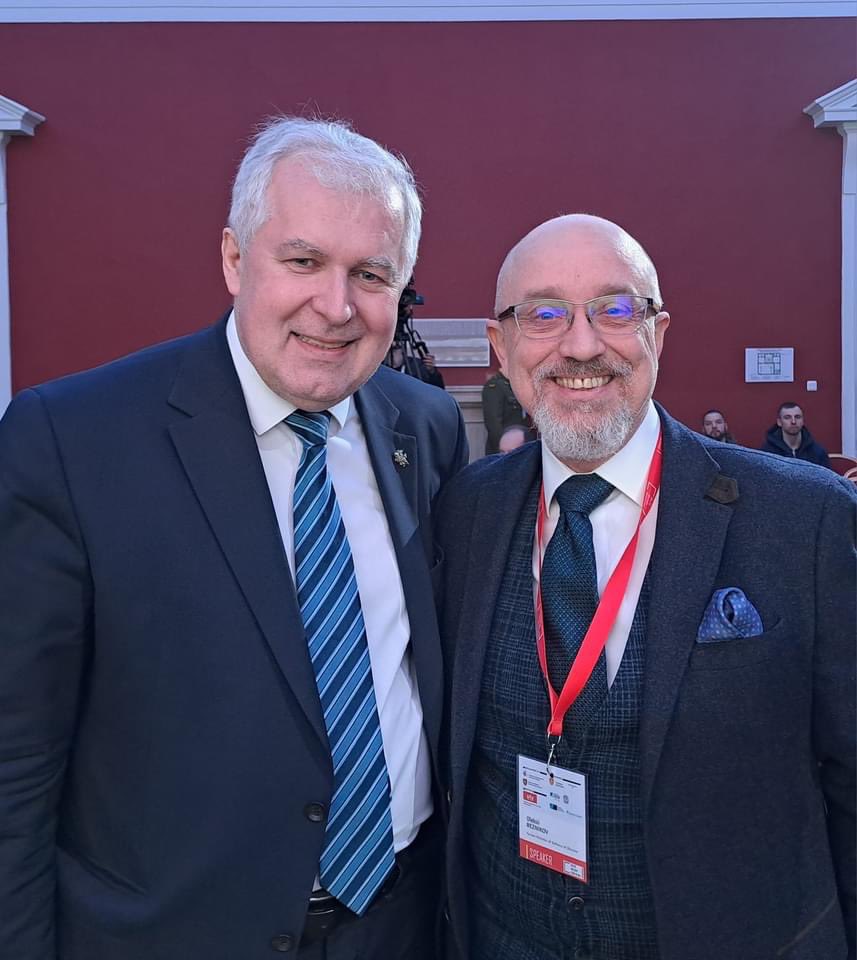 Former Minister of Defence of Ukraine @oleksiireznikov, it's great to meet you again in Vilnius! This year #BalticMilitaryConference titled “From Vilnius to Washington, D.C.: Shaping NATO’s Future in a New Era of Collective Defence”.