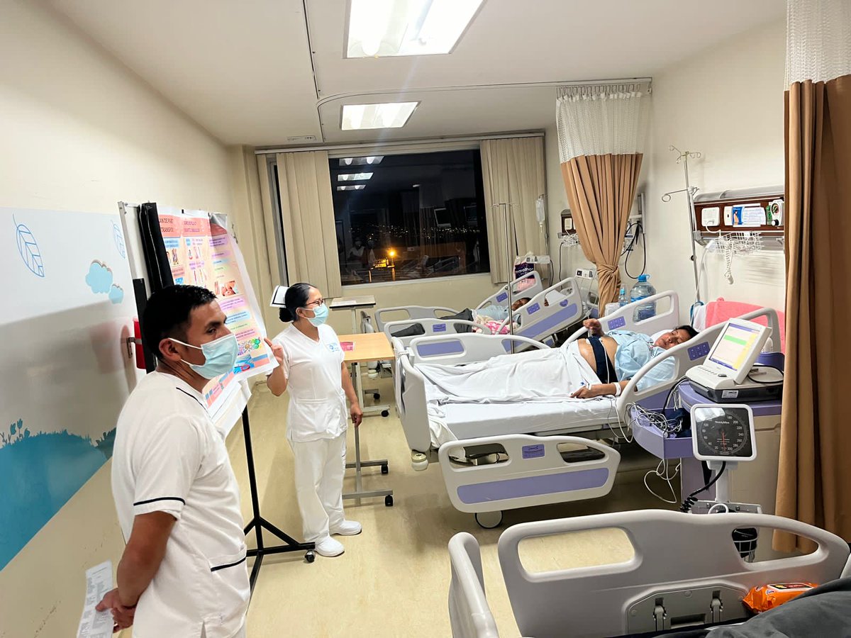 HgonaSalud_Ec's tweet image. Personal enfermería del servicio de Alto Riesgo Obstétrico del @HgonaSalud_Ec capacita a las pacientes sobre la Normativa Establecimiento Amigo de la Madre y el Niño #ESAMYN en temas de #ControlPrenatal  Parto en Libre Posición y la importancia de la #LactanciaMaterna