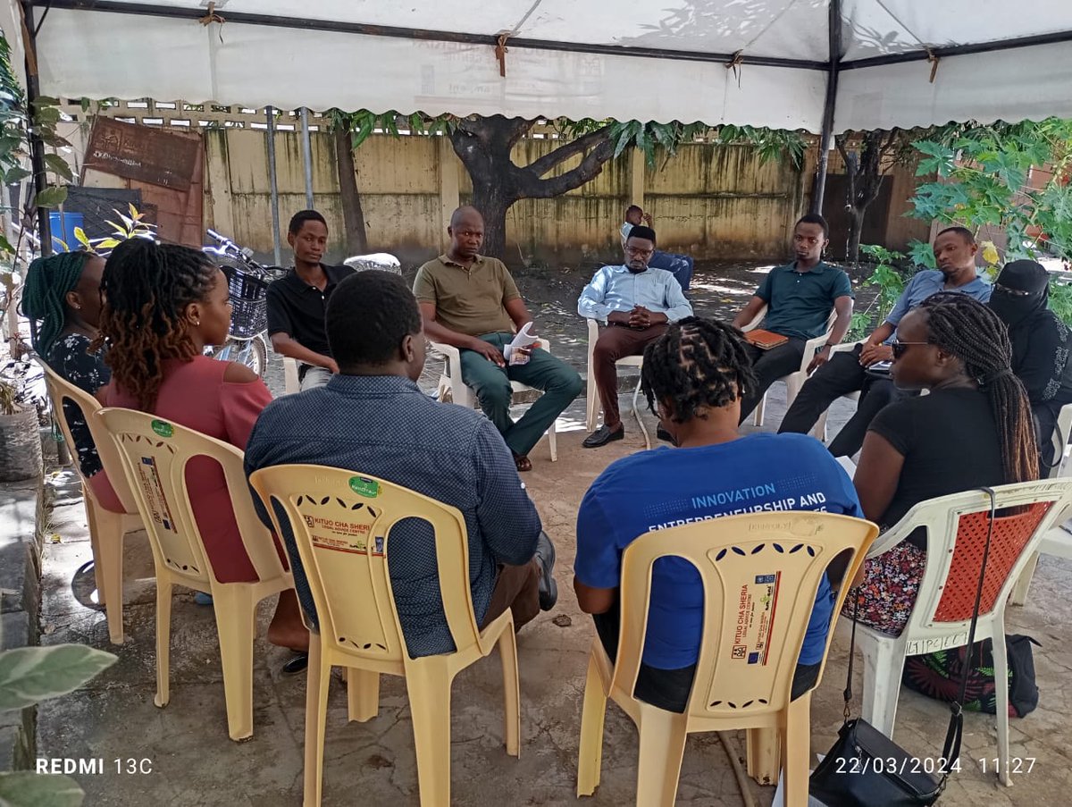 AjendaKenya's tweet photo. We held a Focused Group Discussion with the youth in Mvita to delve into the intricacies of employment dynamics and the obstacles encountered by the youth in workplaces. A large number of youth are turning to online platforms to earn a living and little has been done to support. https://t.co/SLDVYcBrdm
