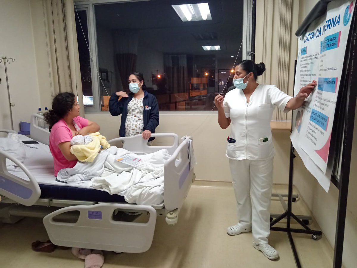 HgonaSalud_Ec's tweet image. Personal enfermería del servicio de Alto Riesgo Obstétrico del @HgonaSalud_Ec capacita a las pacientes sobre la Normativa Establecimiento Amigo de la Madre y el Niño #ESAMYN en temas de #ControlPrenatal  Parto en Libre Posición y la importancia de la #LactanciaMaterna