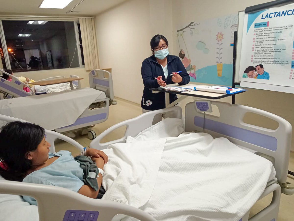 HgonaSalud_Ec's tweet image. Personal enfermería del servicio de Alto Riesgo Obstétrico del @HgonaSalud_Ec capacita a las pacientes sobre la Normativa Establecimiento Amigo de la Madre y el Niño #ESAMYN en temas de #ControlPrenatal  Parto en Libre Posición y la importancia de la #LactanciaMaterna