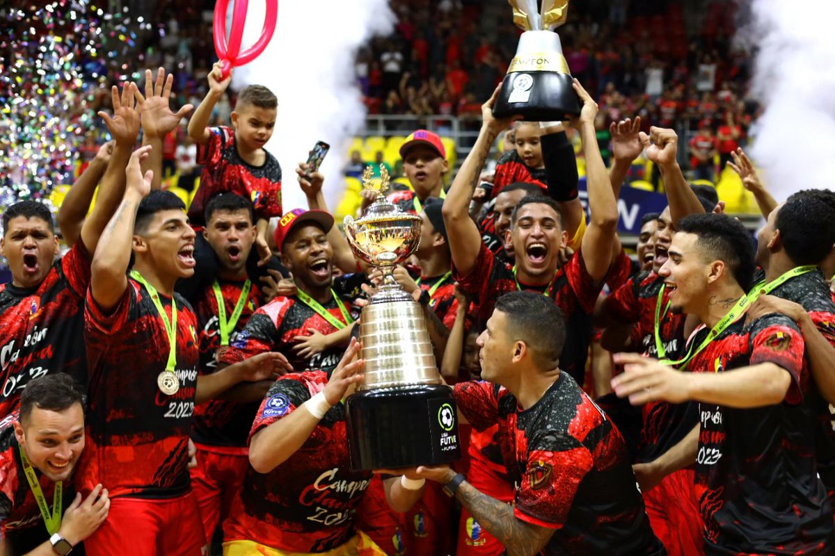 ¡HABEMUS FECHA! 🇻🇪⚽

La <a href="/LigaFUTVESala/">Liga FUTVE Futsal</a> hizo oficial que el próximo 6 de abril, será la fecha de inicio de la temporada 2024 del futsal en Venezuela.

¿Volverá Centauros a repetir el título o habrá un nuevo campeón? 🤔