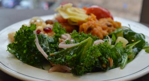 #FactFriday

University of New Hampshire Dining has it all 🔥

➡️ 9 different dining locations throughout campus
➡️ Menus changing daily
➡️ Resources to help with nutrition concerns &amp; dietary needs
➡️ A team of more than 1,000 chefs, servers, managers, student employees and