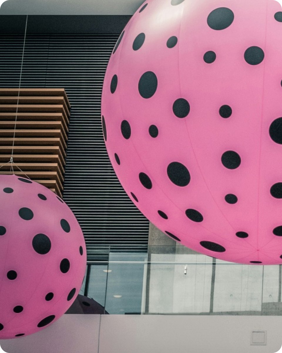 The Balloon Museum is popping up at @pullman_yards this spring, and we have all the details you need to plan your visit. 🎈 Let's Fly to the link below to learn more about the inflatable experience. parkmobile.io/blog/the-ballo…
