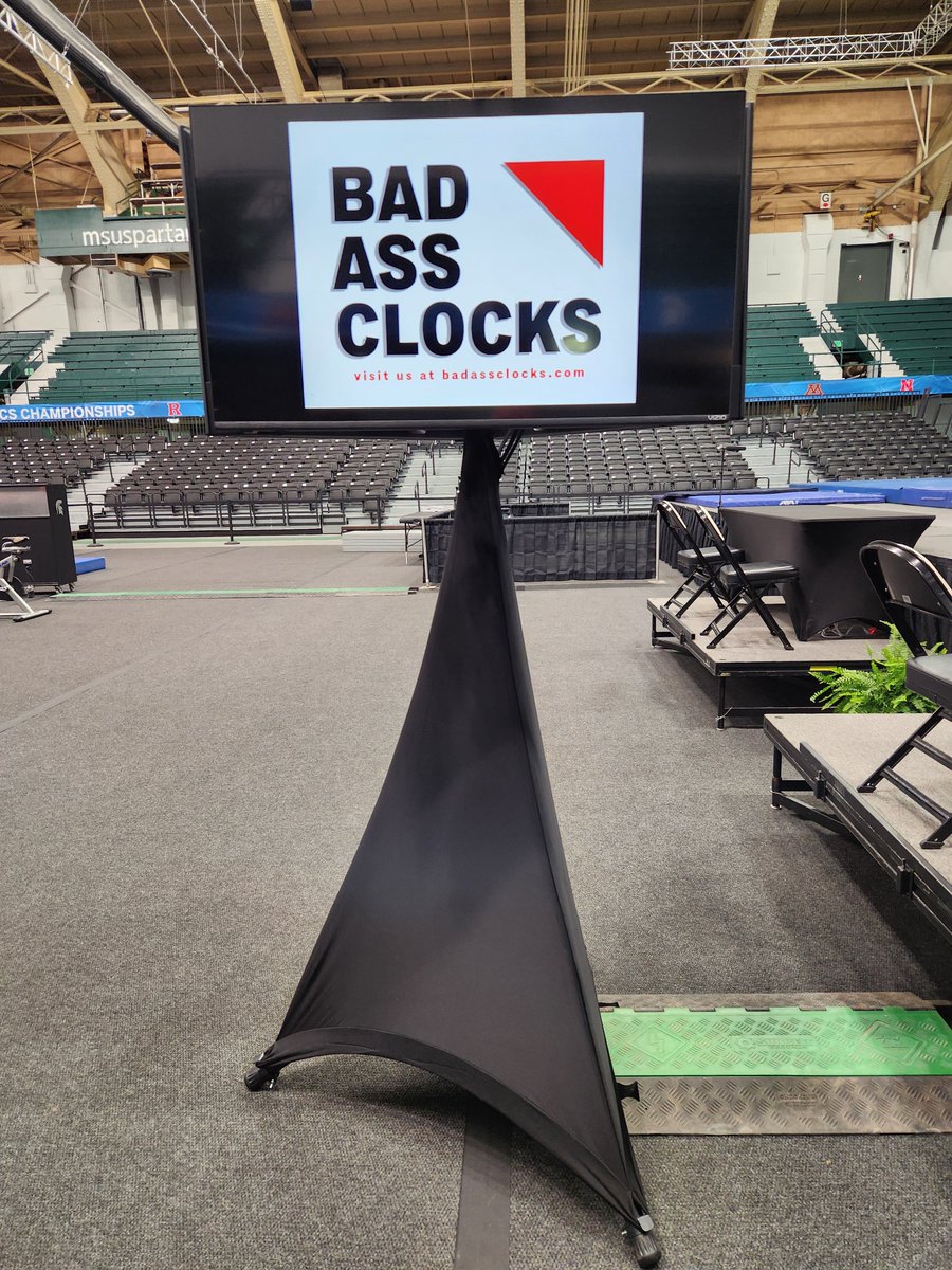 badassclocks's tweet photo. BAD ASS CLOCKS  40" with scrim. 🤌 https://t.co/JvtJRS2THG