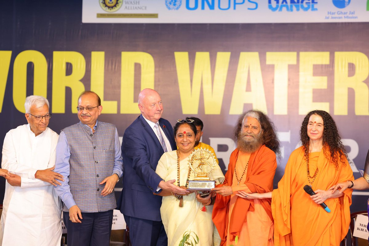 Our #WorldWaterDay celebrations with included a beautiful plenary session with a passionate speech from @PujyaSwamiji, who shared that the time for talking about #climatechange is over - it's time for doing everything we can to change behaviours and change the #future! #WWD2024