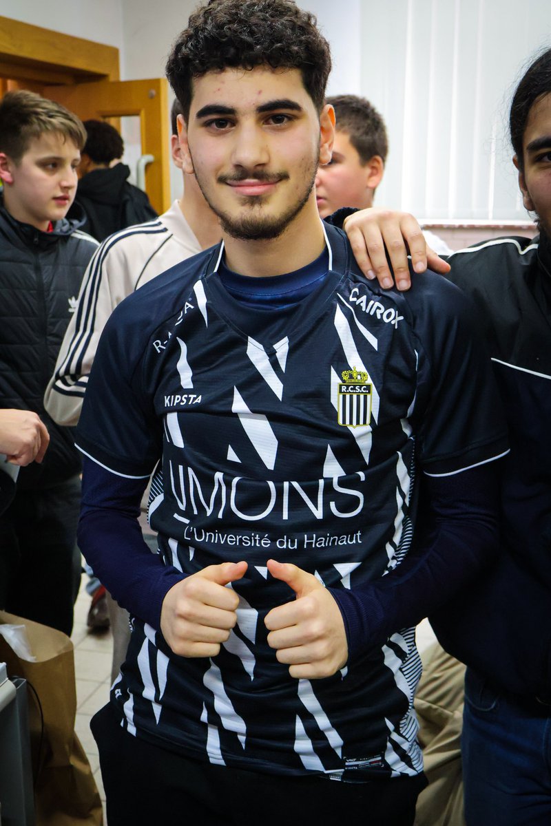 ⚔️ Hier avait lieu la finale de 𝗟’𝗔𝘁𝗵𝗲́𝗻𝗲́𝗲 𝗥𝗼𝘆𝗮𝗹 𝗩𝗮𝘂𝗯𝗮𝗻, après 2 mois de compétition ou plus d'une centaine d'élèves se sont affrontés.

Divers lots ont été attribués au top 3
🥉: Tickets pour un match
🥈: Écharpe et tickets 
🥇 : La vareuse officielle

#RCSC