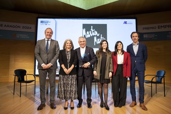 ¡Más que merecido! Nuestros amigos y asociados de @martinmartin_es recibieron hace unos días el Premio #EmpresaFamiliar de Aragón 2024 en la categoría de Empresa (más de 50 trabajadores). 
Si queréis leer la noticia completa, hazlo en el siguiente enlace:
aragonempresa.com/paginas/premio…