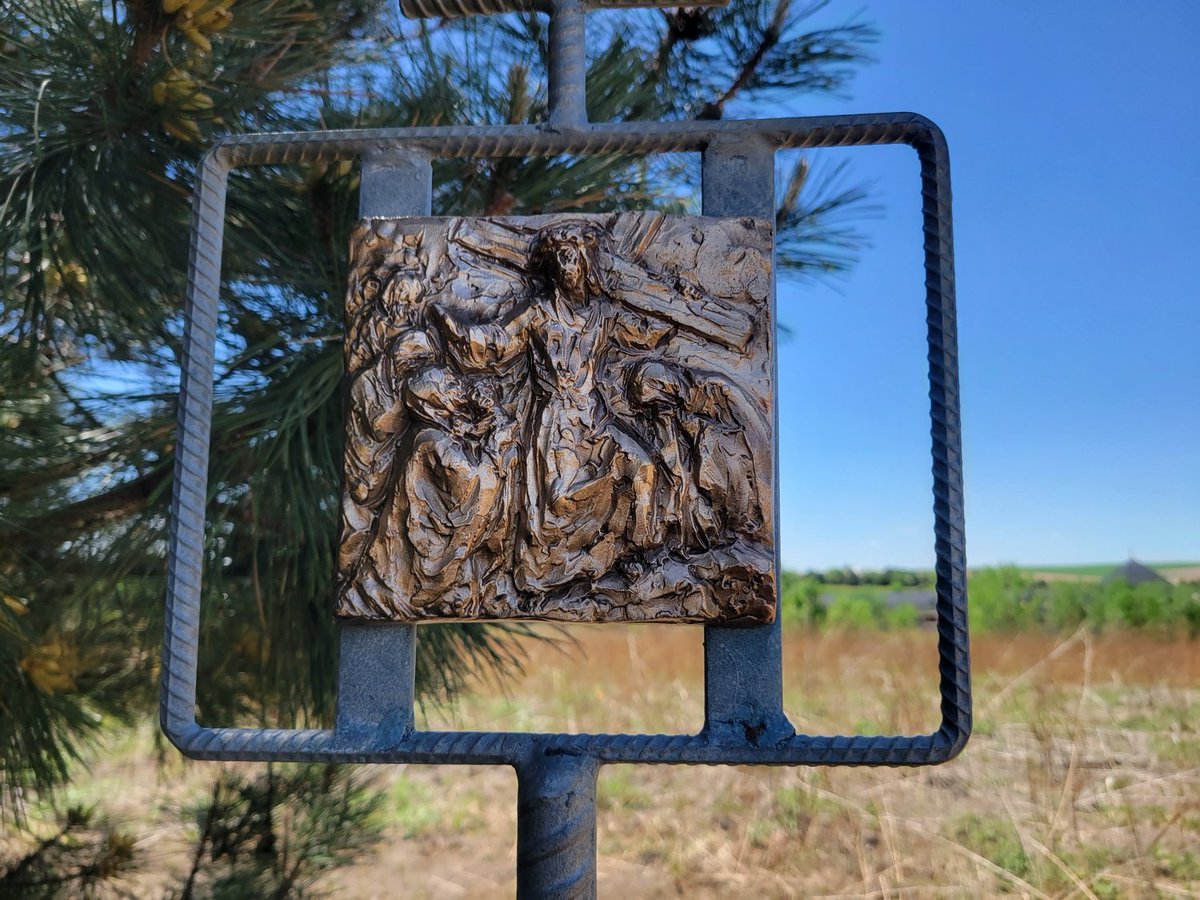 StBenCenter's tweet image. Walking the Stations of the Cross

Station 8: Jesus Speaks to the Women
Jesus: “Daughter of Jerusalem, do not weep for me; weep for yourselves and for your children.” -Lk 23:28
Remember
…families who are struggling with any kind of difficulties and problems
…women oppressed ...