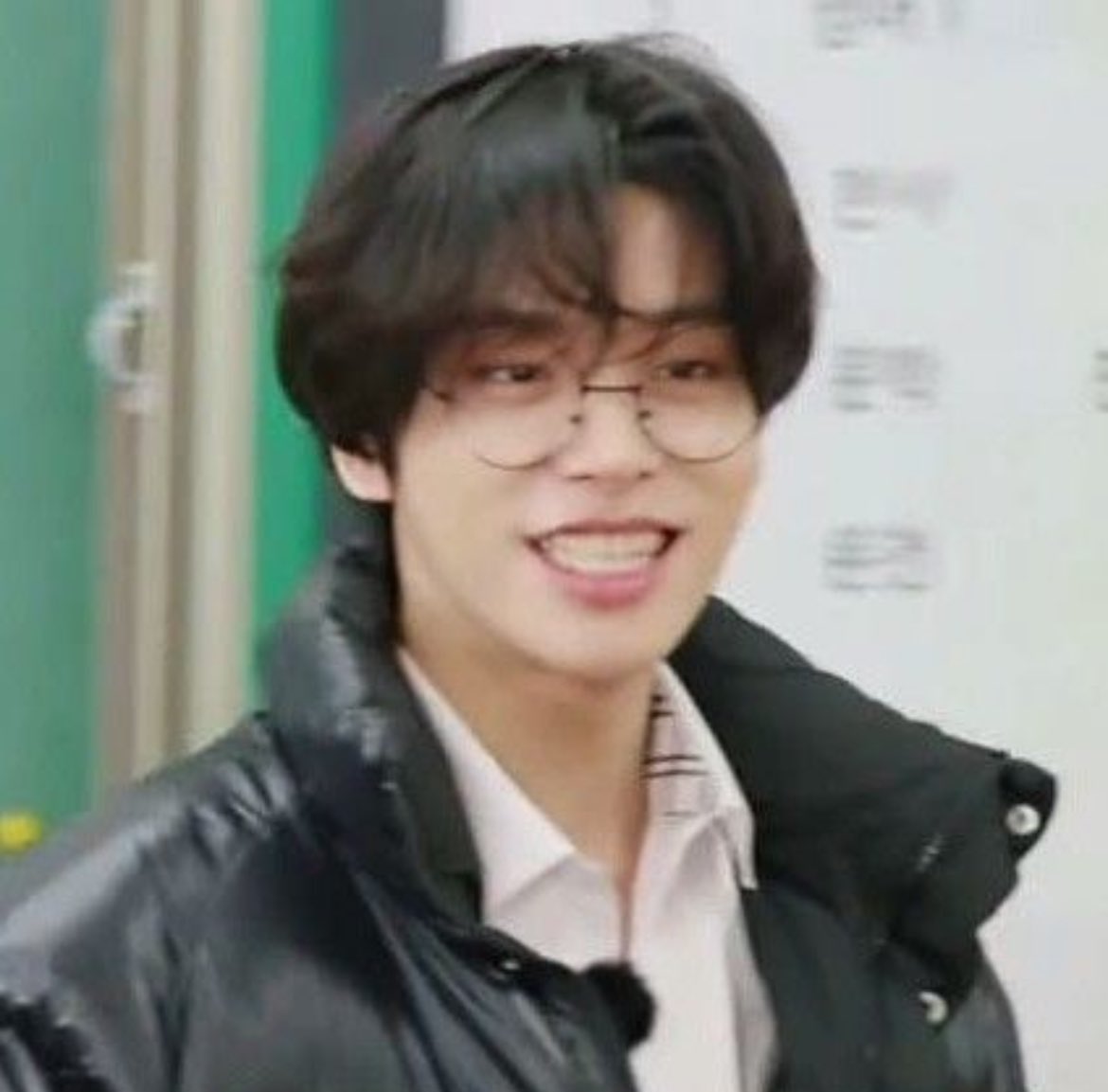 looking for interactive moots! 

ᯓ★ 22
ᯓ★ults are enhypen &amp; nct (all units)
ᯓ★stan skz, txt, lsf, tbz, xdh, ive, p1h, svt+
ᯓ★ doesn’t matter what fandom you’re in! 
ᯓ★ult biases are doyoung and jake 
ᯓ★not new to #stantwt but new to #kpoptwt
ᯓ★ ♡/↺ to be moots!!