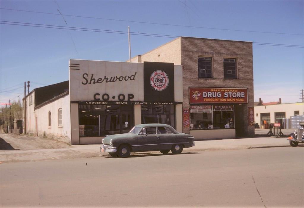 Throwback to the 1950’s version of a Sherwood Co-op “Drug Store”. This location was located on the 1900 block of Albert Street here in Regina. What a gem!!