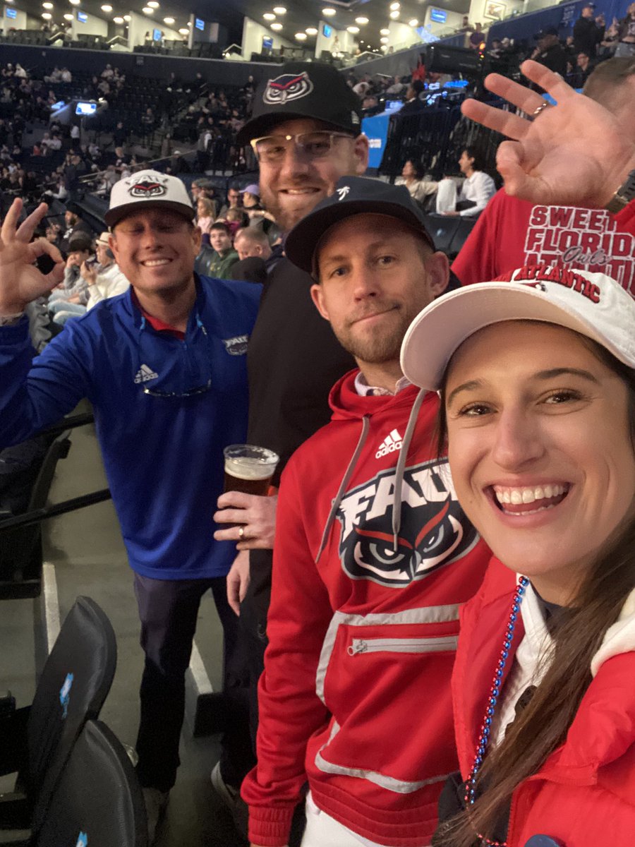 shack_attack16's tweet photo. let’s go owls 👌🏼 #MMSelfie https://t.co/LZUWKAgWbW
