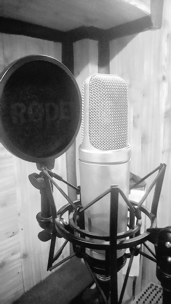 raveex8's tweet photo. New music
On the way🎤🎙️

#NewMusicAlert https://t.co/KM4xQgEqPy