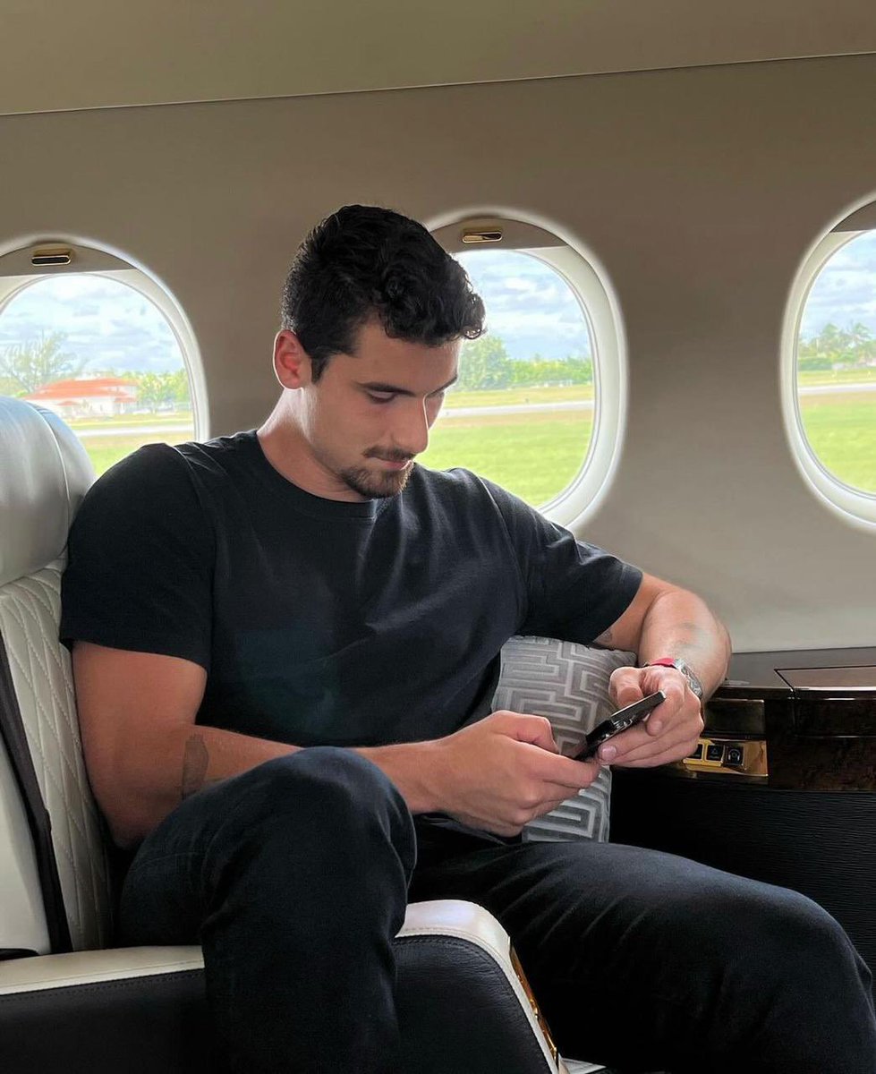 This life isn’t all sunshine and rainbows like some of you may think.

Yes you see the cars the watches the girls and you all want, perhaps even envy this 

However you don’t envy that kid that used to sit in the toilets at school alone because he had no friends 

You don’t envy