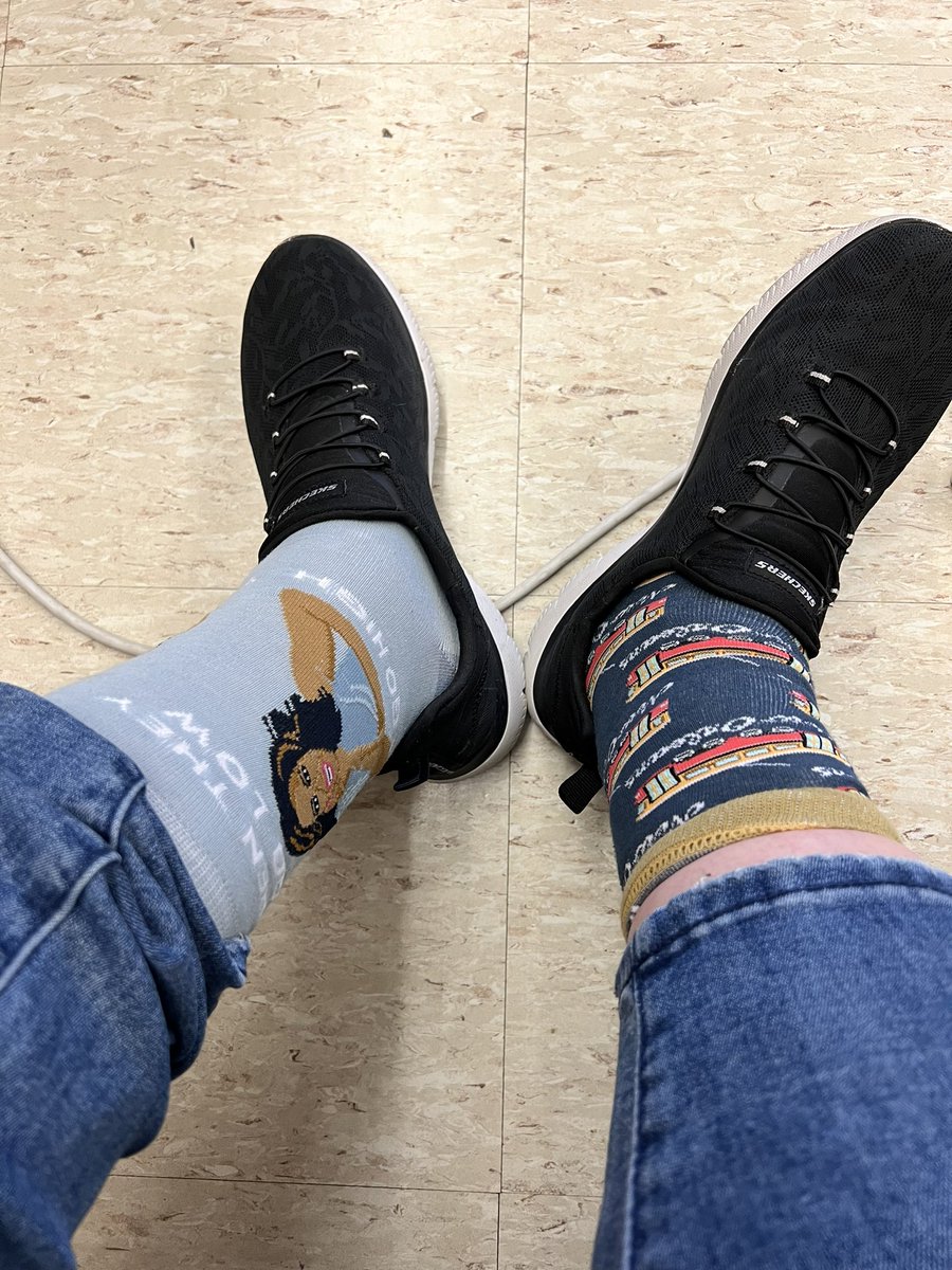 LMarenda's tweet photo. Inclusive Schools Spirit Week: Be Comfortable w/ Who You Are day, Developmental Disabilities Acceptance day, World Down Syndrome day, &amp; Unified Generation day. ❤️🖤#SHSPride #GoWitch #Inclusive @SalemSchoolsk12 https://t.co/ZqIUoo8Lvw