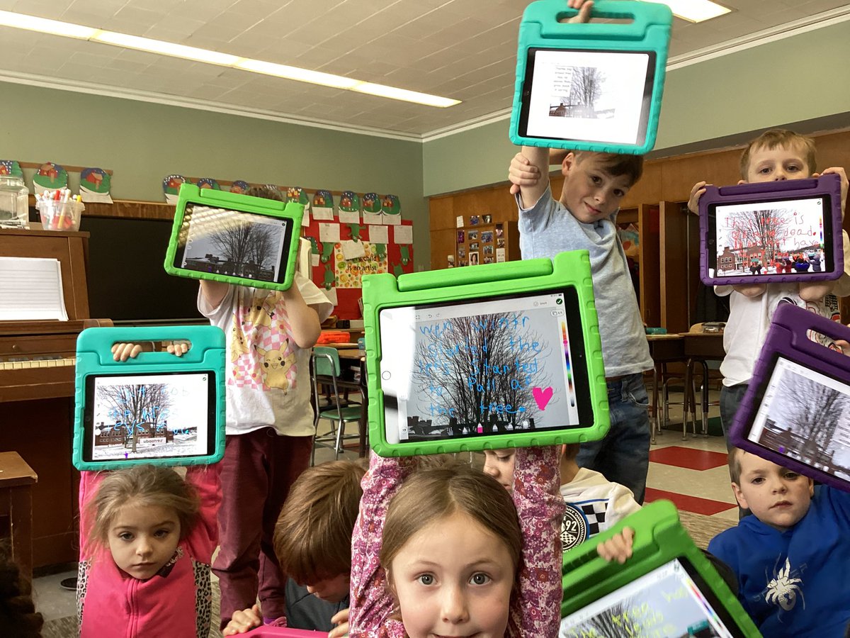 kloss_class's tweet photo. In the Fall on Fridays we had a tree that we would visit, take a picture of, and write a sentence about. We revisited the tree today to write about what we now see. https://t.co/tSUMUwyRvY