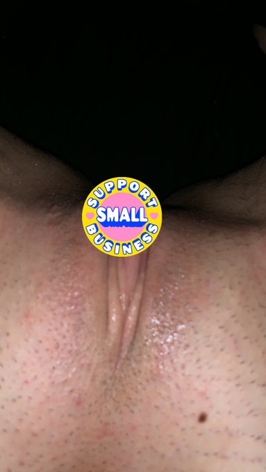 Just because I&rsquo;m your favorite tease haha happy Friday 😈 https://t.co/zDSOOOiXOq