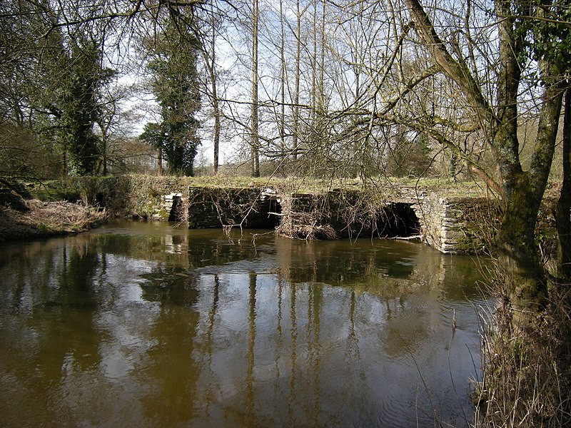 MonumentumFr's tweet photo. Pont gaulois dit de Sainte-Catherine (également sur commune de Plounévézel, dans le Finistère) à #Treffrin (#CôtesDArmor) Construction attribuée aux Gaulois et au Haut Moyen-Age, sur l'ancienne voie romaine de ...
Suite 👉 https://t.co/DMtLrTXXu6
#Patrimoine #MonumentHistorique https://t.co/0Xk4KxJjWX