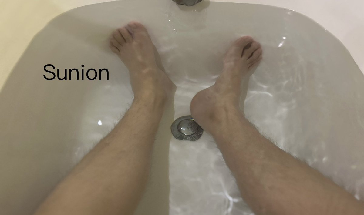 sunionptr's tweet photo. 泡个澡澡🛀
#脚 #泡澡 https://t.co/fcxjChNlOk