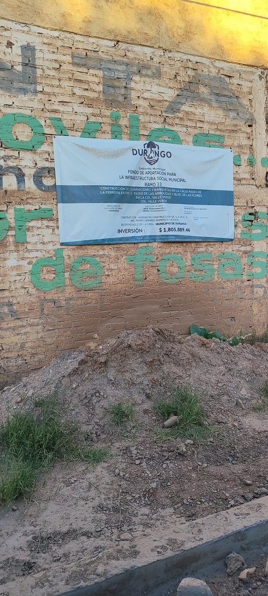 kachesaucedo's tweet photo. @DurangoCap Por eso y las banquetas? 😒 https://t.co/d62FrCbySr
