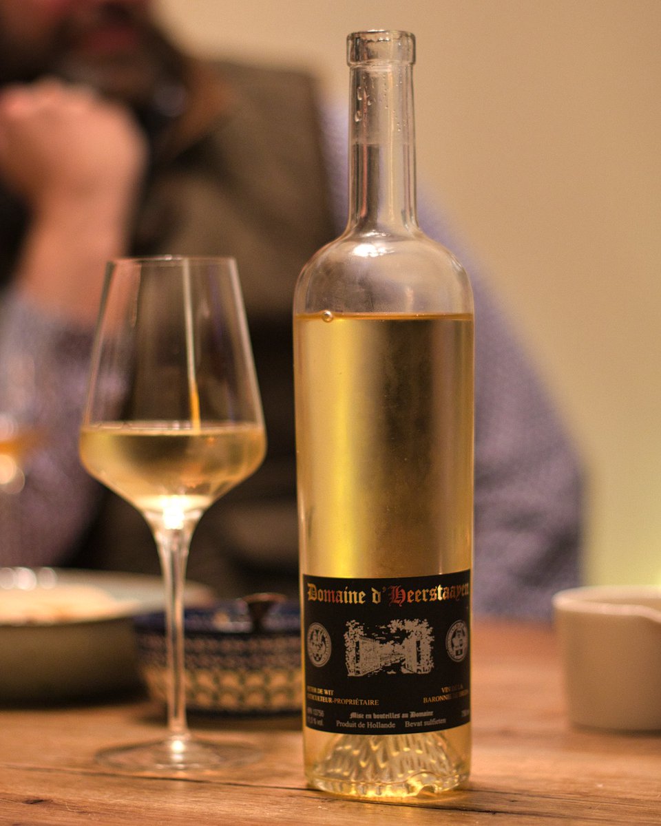 TastyTalesTV's tweet photo. We paired this fresh and fruity, unfiltered 2022 Pinot Gris with a flavorful Indian beef curry. The cool Dutch climate gives this wine from Domaine d’Heerstaayen a slightly more citrus character, but also typical notes of peach and apple are present. #winelover #dutchwine https://t.co/7RCKvSS3W3