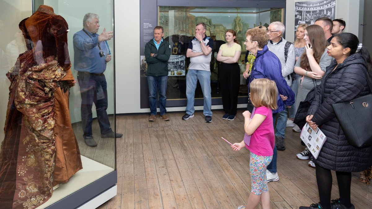 NMIreland's tweet image. Explore how social change is depicted in the clothing collections at the NMI - Decorative Arts &amp;amp; History, Collins Barracks. Join us for an Irish Sign Language interpreted tour at 2pm on Sunday, March 24th. #ISLEvent museum.ie/en-IE/Museums/…
