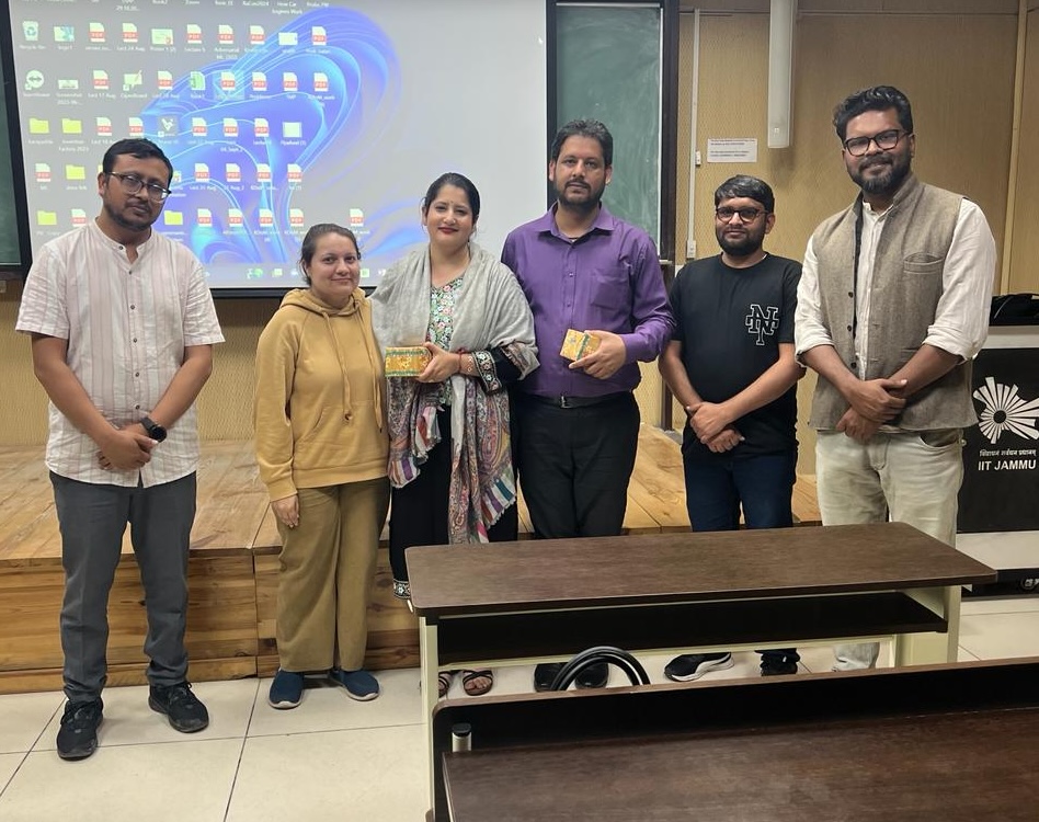 RE4M_iitjammu's tweet image. Dive into the complexities of Legal Aid with Dr. Nitan Sharma and Dr. Kartika Bakshi. Unveiling the challenges and opportunities in ensuring equal access to justice for all members of society. 

#LegalAid #AccessToJustice #SocialJustice #ResearchforMinds #Re4M #IITJammu